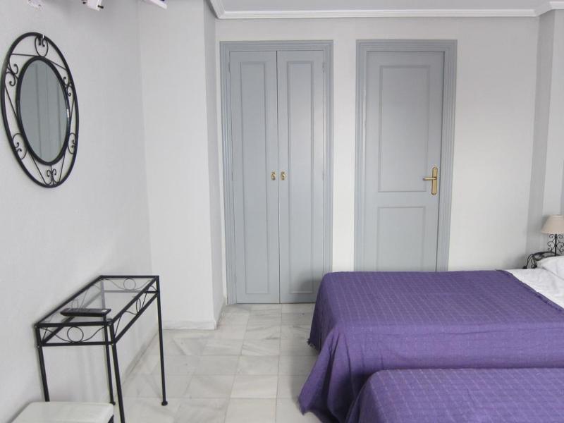 Hostal Alicia San Pedro de Alcántara Εξωτερικό φωτογραφία